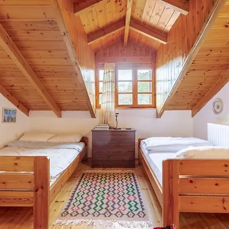 Stone Mountainhouse Near Kalavryta, North Peloponnese, Greece Дом отдыха Dhoumena