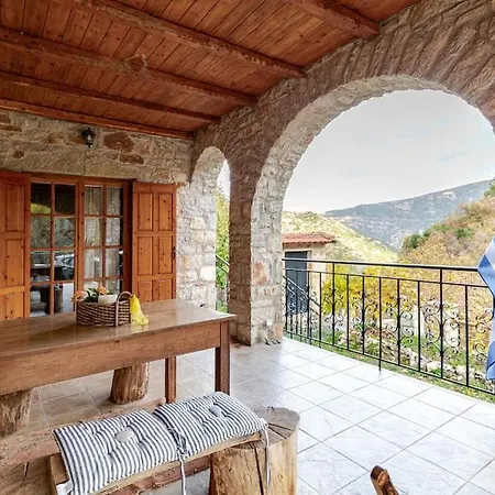 Stone Mountainhouse Near Kalavryta, North Peloponnese, Greece Дом отдыха