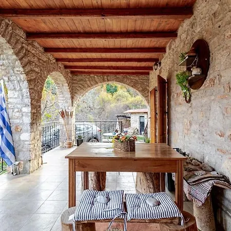 別荘 Stone Mountainhouse Near Kalavryta, North Peloponnese, Greece *