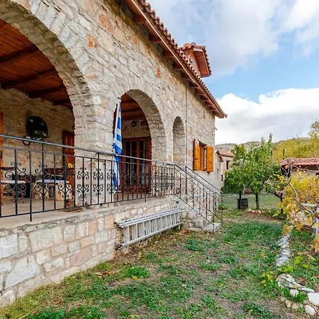 Stone Mountainhouse Near Kalavryta, North Peloponnese, Greece Дом отдыха Dhoumena