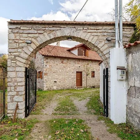 別荘 Stone Mountainhouse Near Kalavryta, North Peloponnese, Greece