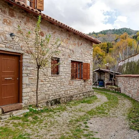 Stone Mountainhouse Near Kalavryta, North Peloponnese, Greece Дом отдыха *