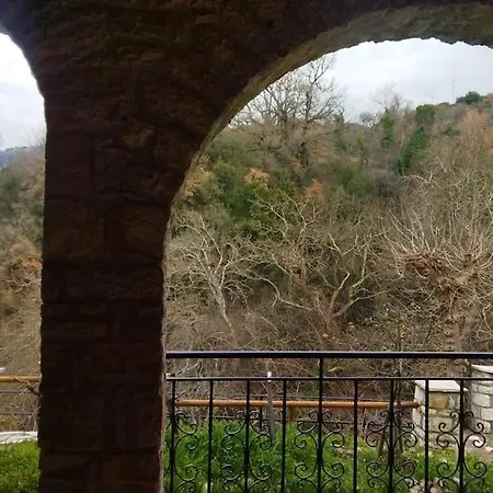 Stone Mountainhouse Near Kalavryta, North Peloponnese, Greece 別荘 Dhoumena