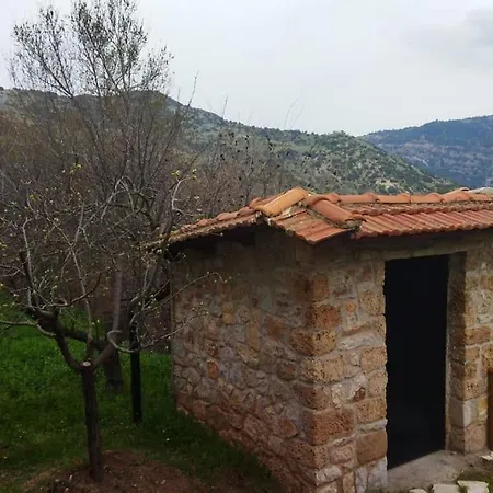 別荘 Stone Mountainhouse Near Kalavryta, North Peloponnese, Greece Dhoumena