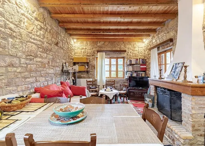 Stone Mountainhouse Near Kalavryta, North Peloponnese, Greece Nyaraló