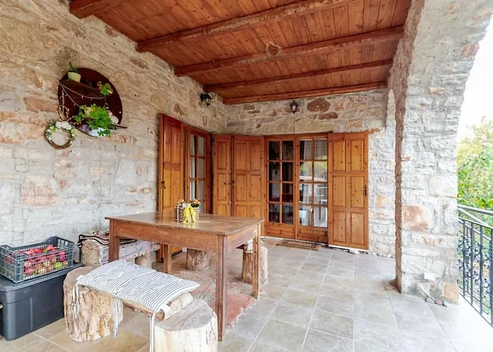 Stone Mountainhouse Near Kalavryta, North Peloponnese, Greece Nyaraló *