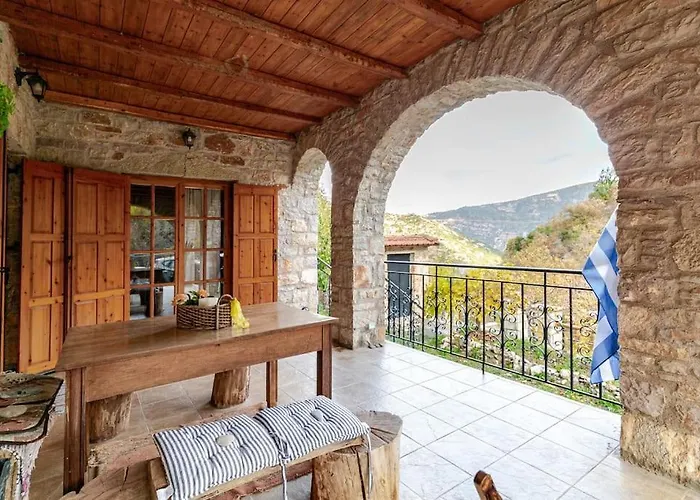 Stone Mountainhouse Near Kalavryta, North Peloponnese, Greece Nyaraló