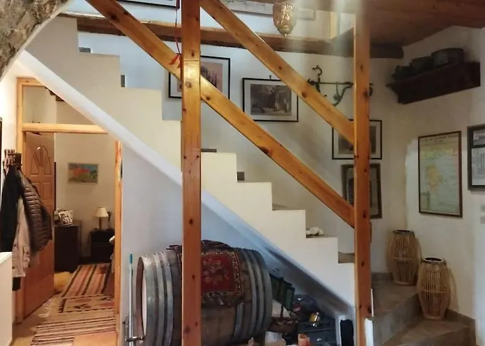 Stone Mountainhouse Near Kalavryta, North Peloponnese, Greece 別荘 Dhoumena